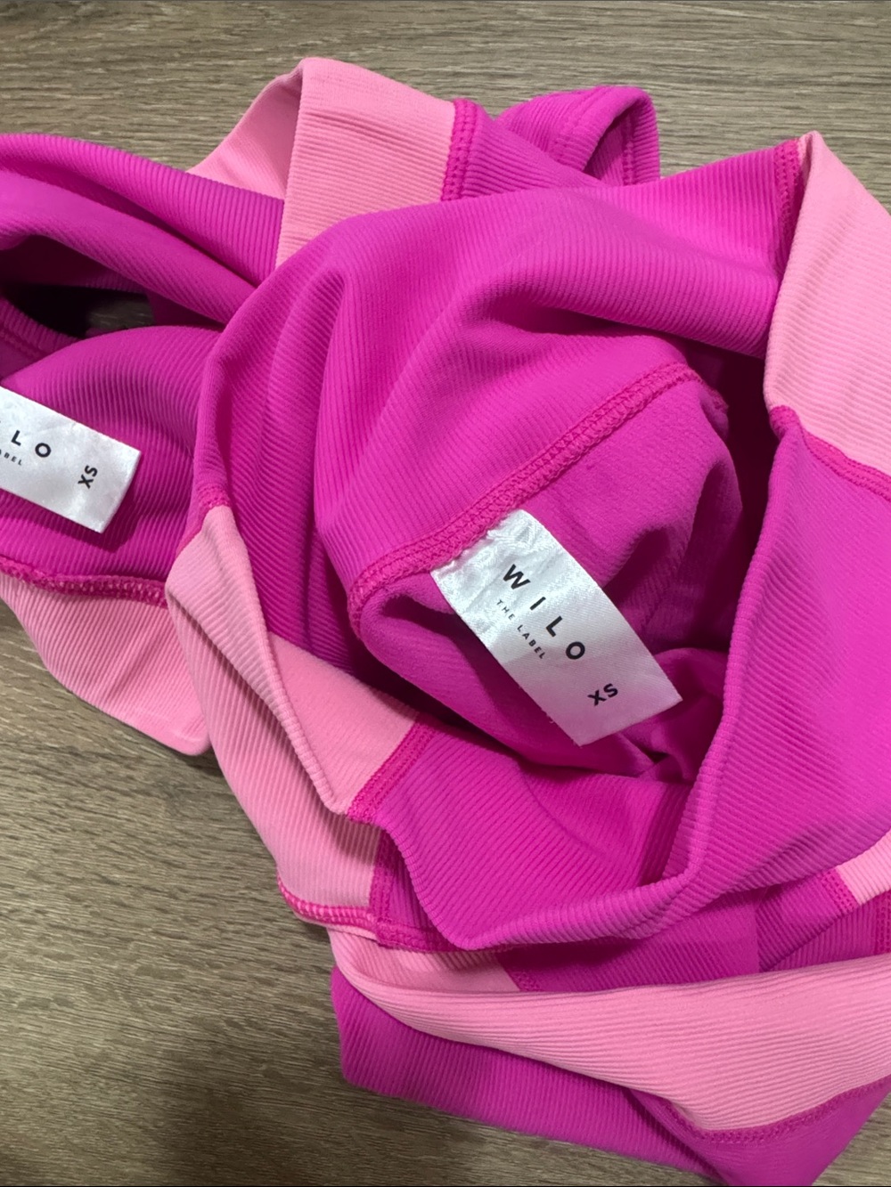 WILO Women's Pink Magenta High-Neck Sports Bra & Legging Set - Picture 4 of 4